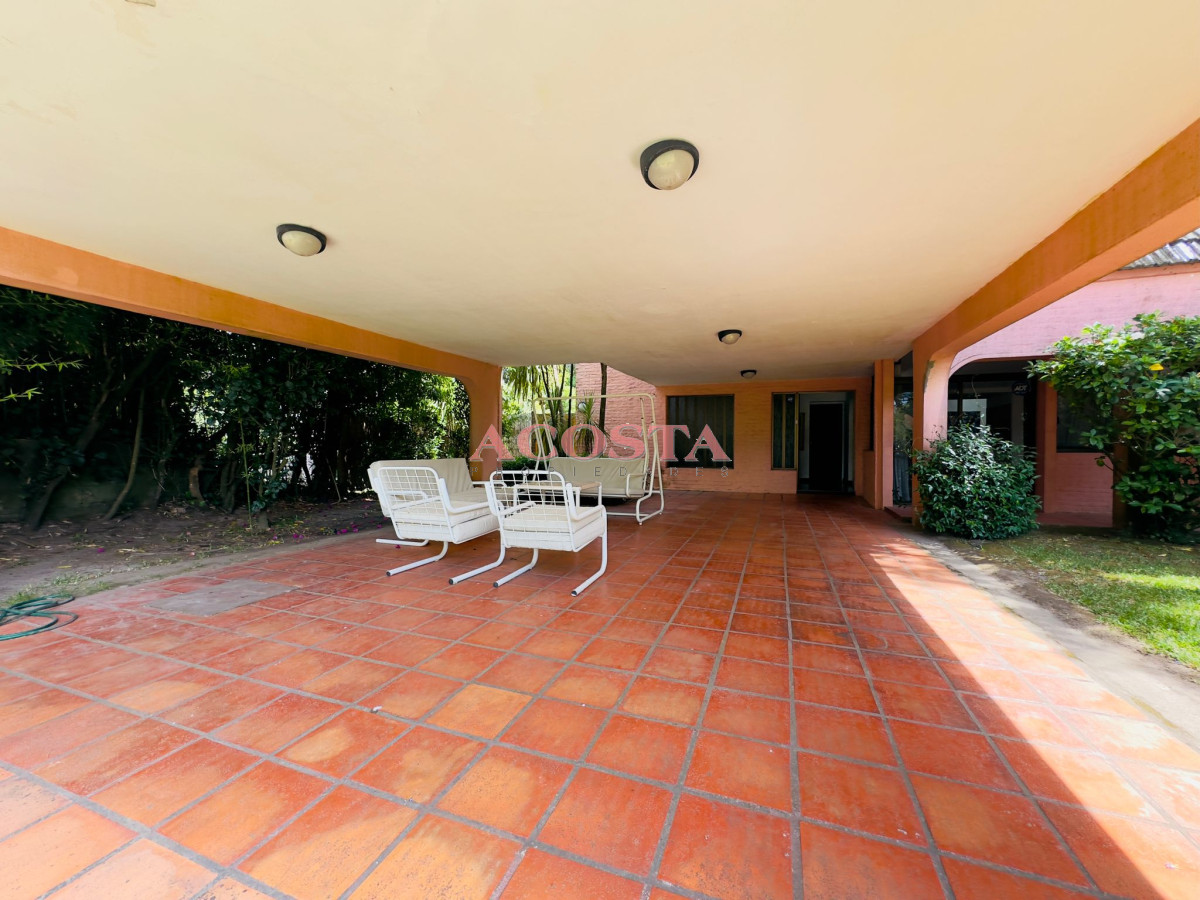 Casa ID.251 - Casa en Venta y alquiler,  50 metros de la playa.