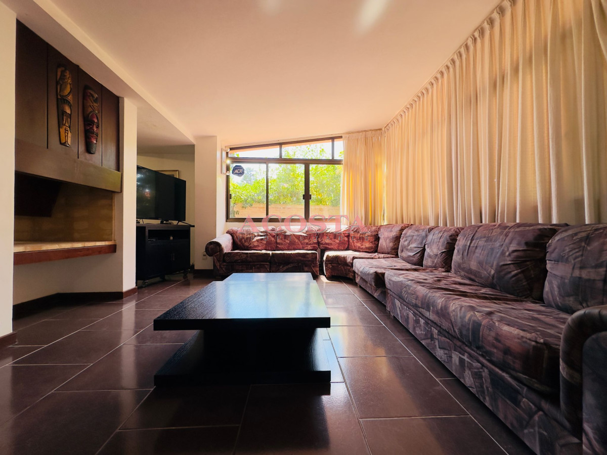 Casa ID.251 - Casa en Venta y alquiler,  50 metros de la playa.