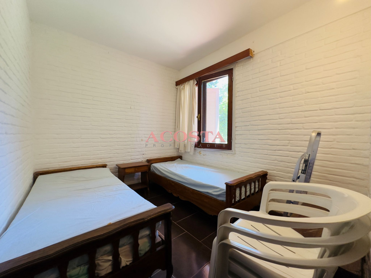 Casa ID.251 - Casa en Venta y alquiler,  50 metros de la playa.