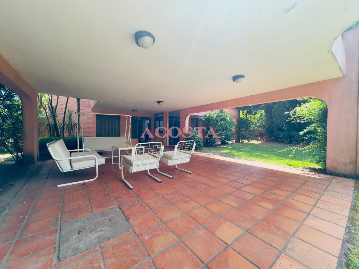 Casa ID.251 - Casa en Venta y alquiler,  50 metros de la playa.