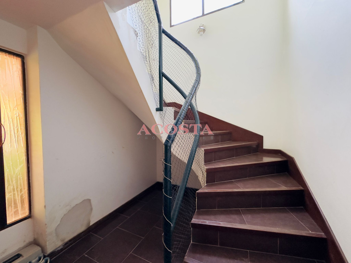 Casa ID.251 - Casa en Venta y alquiler,  50 metros de la playa.