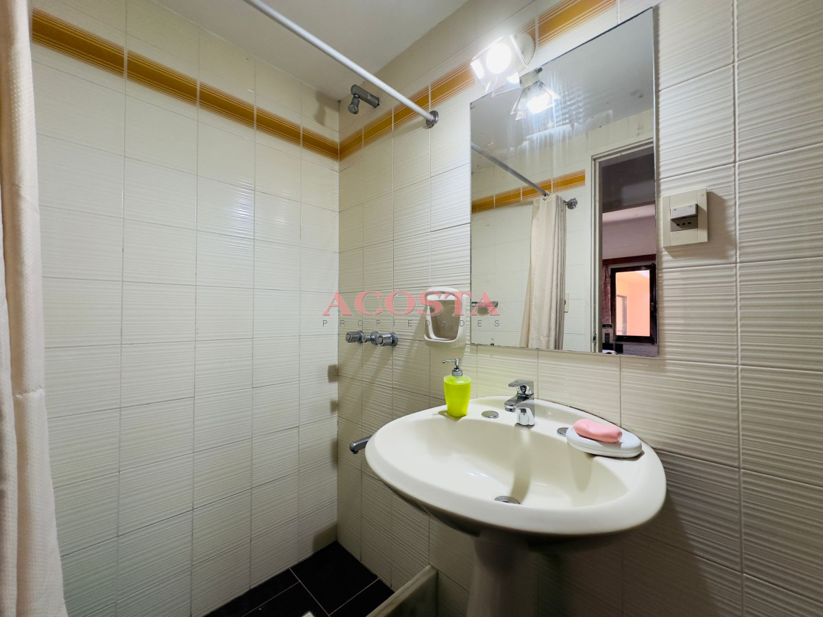 Casa ID.251 - Casa en Venta y alquiler,  50 metros de la playa.