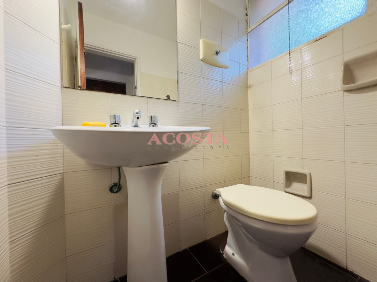 Casa ID.251 - Casa en Venta y alquiler,  50 metros de la playa.