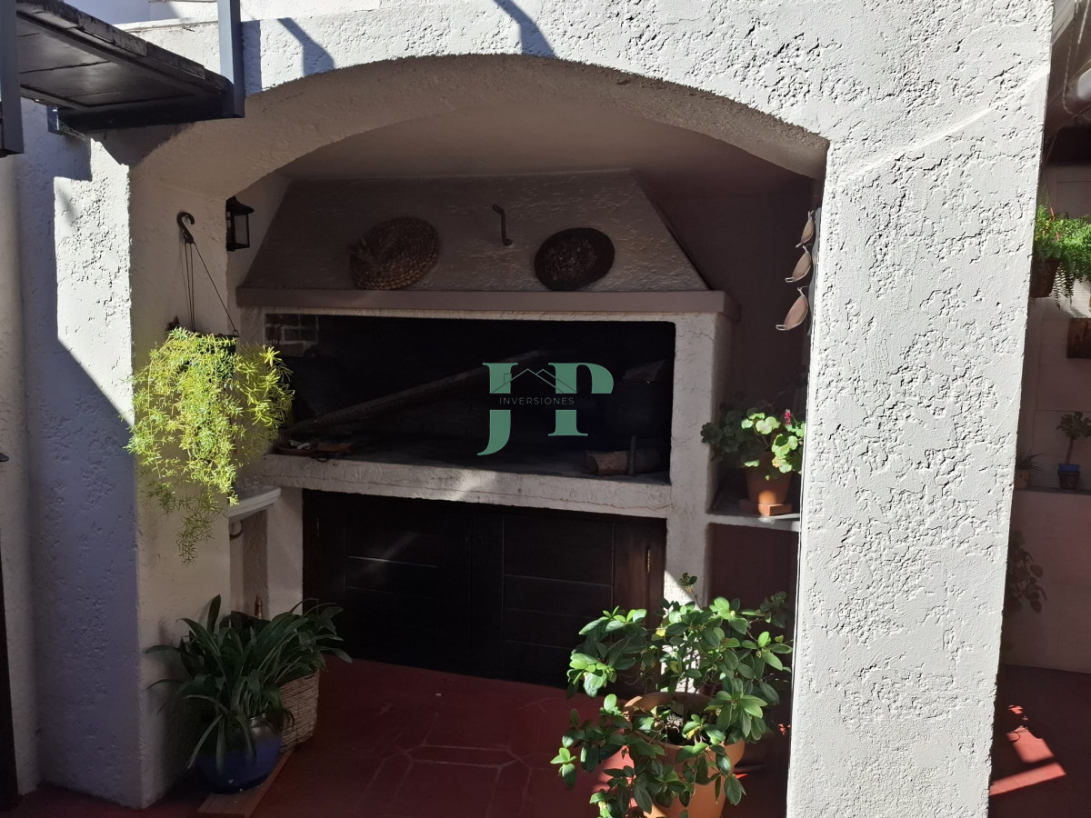 Casa ID.677 - Casa en venta playa mansa, en impecable estado