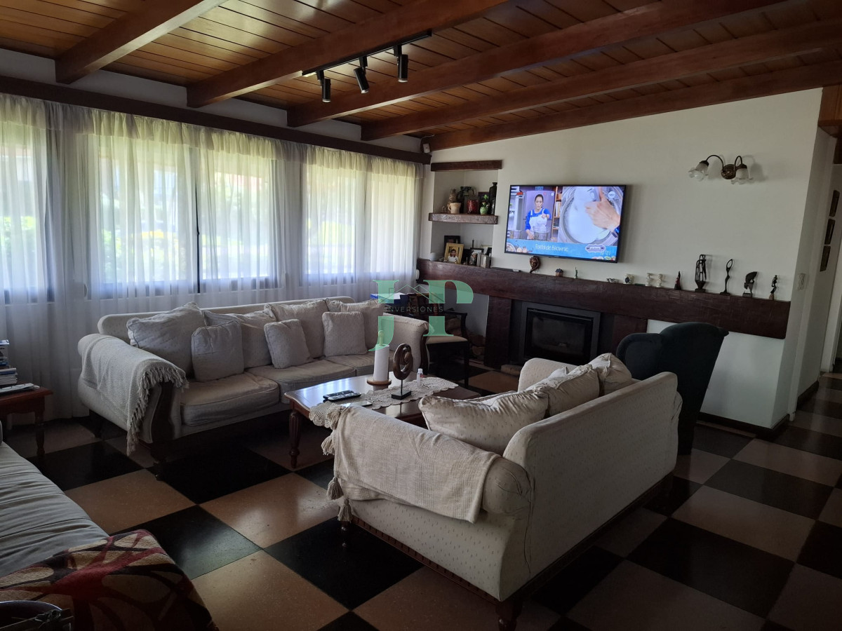 Casa ID.677 - Casa en venta playa mansa, en impecable estado
