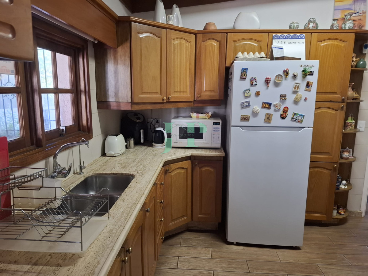 Casa ID.677 - Casa en venta playa mansa, en impecable estado