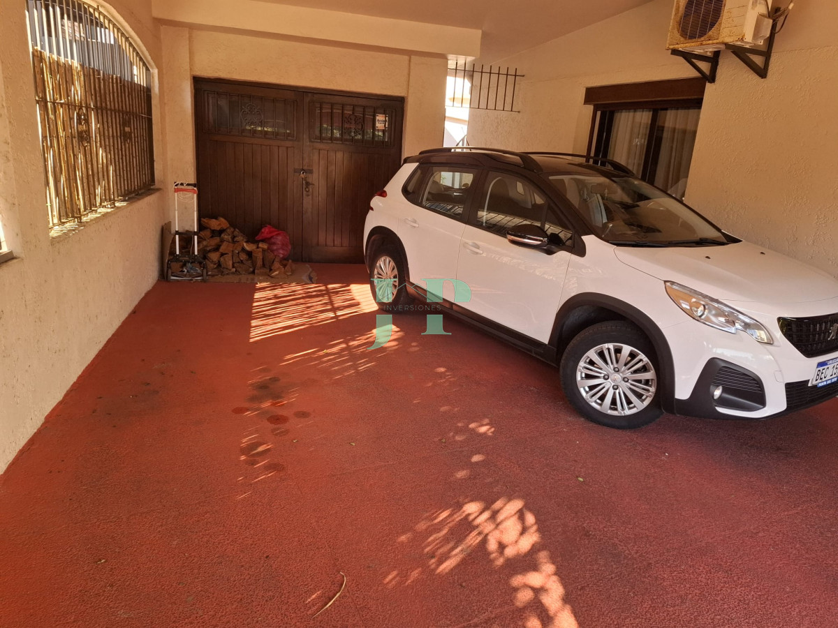 Casa ID.677 - Casa en venta playa mansa, en impecable estado