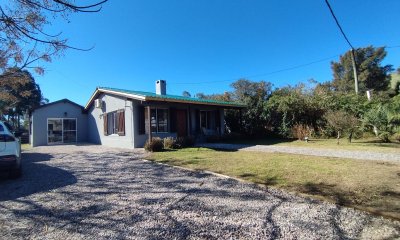 Casa en venta de dos dormitorios en El Tesoro