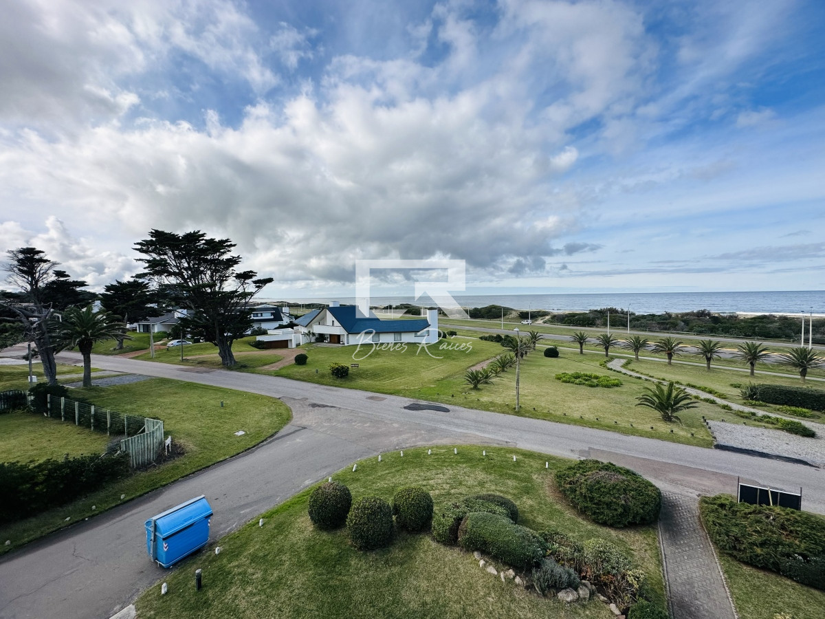 Apartamento ID.221 - Venta de apartamento de 4 dormitorios en Punta de Este