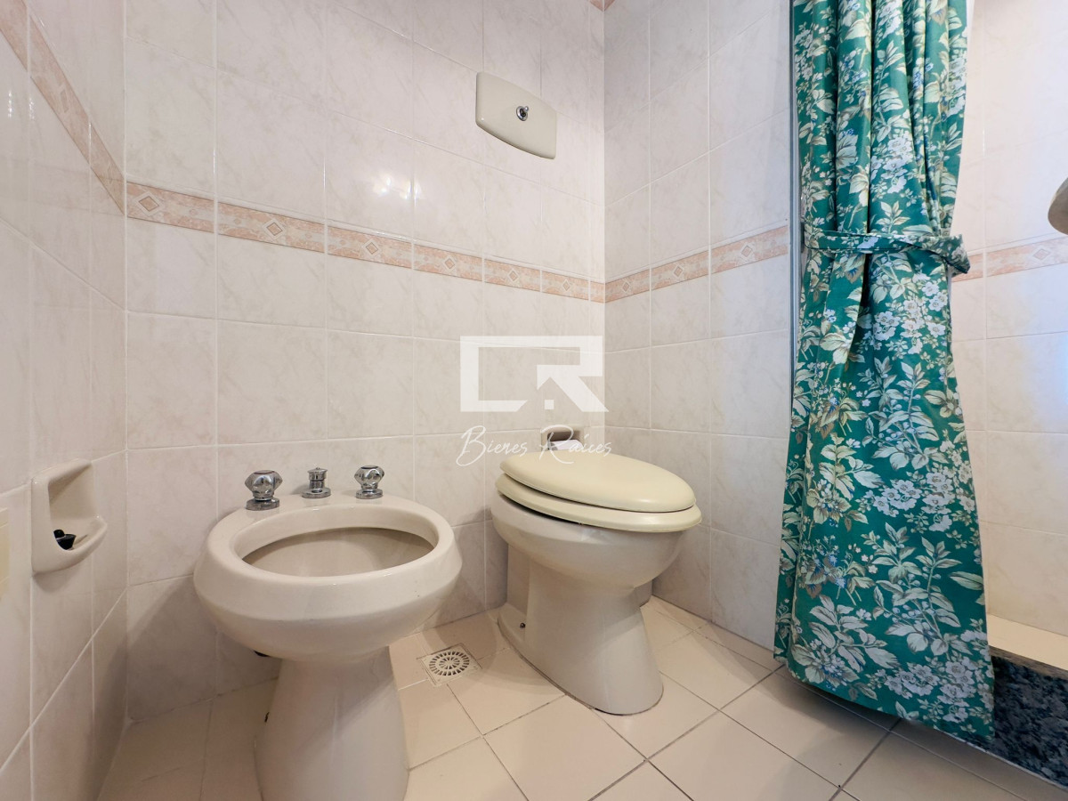 Apartamento ID.614 - Apto en venta de 2 dormitorios, 2 baños, Punta del este. 