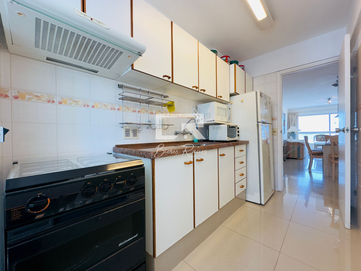 Apartamento ID.704 - Apartamento en VENTA y alquiler, 3 dormitorios, 2 baños, reciclado.