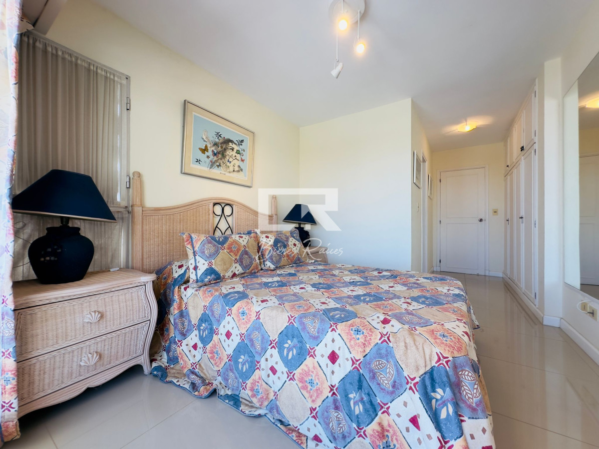 Apartamento ID.704 - Apartamento en VENTA y alquiler, 3 dormitorios, 2 baños, reciclado.