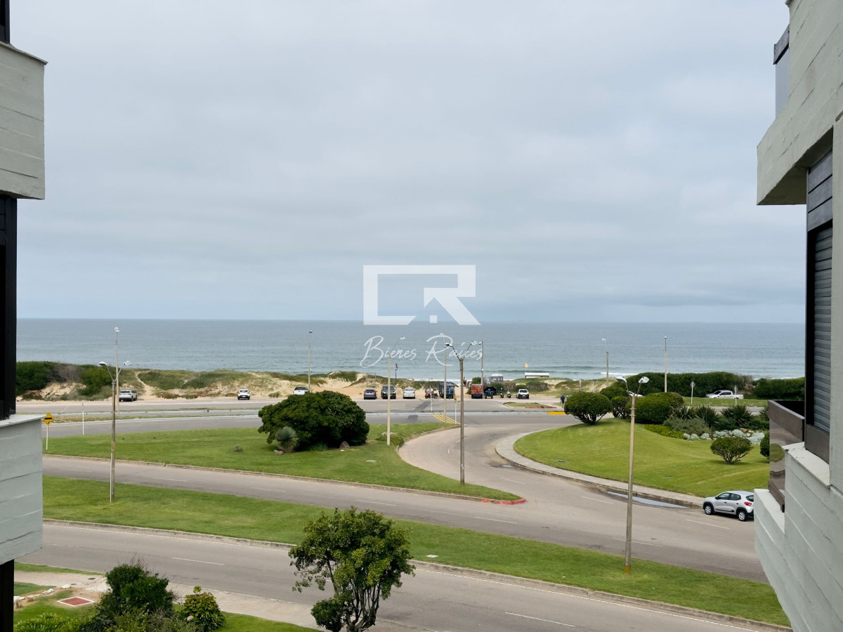 Apartamento ID.609 - Apartamento en venta, 2 dormitorios, primera linea de la brava.