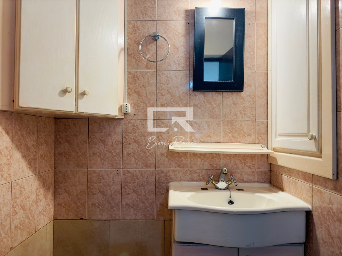 Apartamento ID.641 - Venta de apartamento y Alquiler Anual, Excelente ubicación, 1 dormitorio, garage.