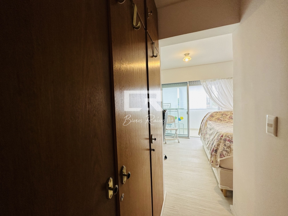 Apartamento ID.221 - Venta de apartamento de 4 dormitorios en Punta de Este