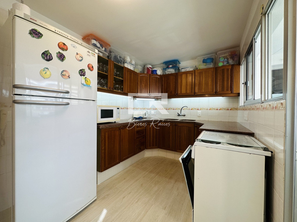 Apartamento ID.221 - Venta de apartamento de 4 dormitorios en Punta de Este