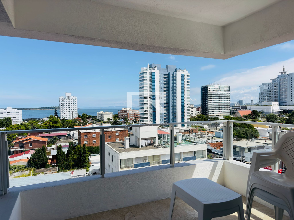 Apartamento ID.704 - Apartamento en VENTA y alquiler, 3 dormitorios, 2 baños, reciclado.