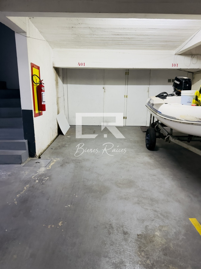 Apartamento ID.703 - Apartamento en venta, 3 dormitorios, vista al mar, primera linea, playa mansa.