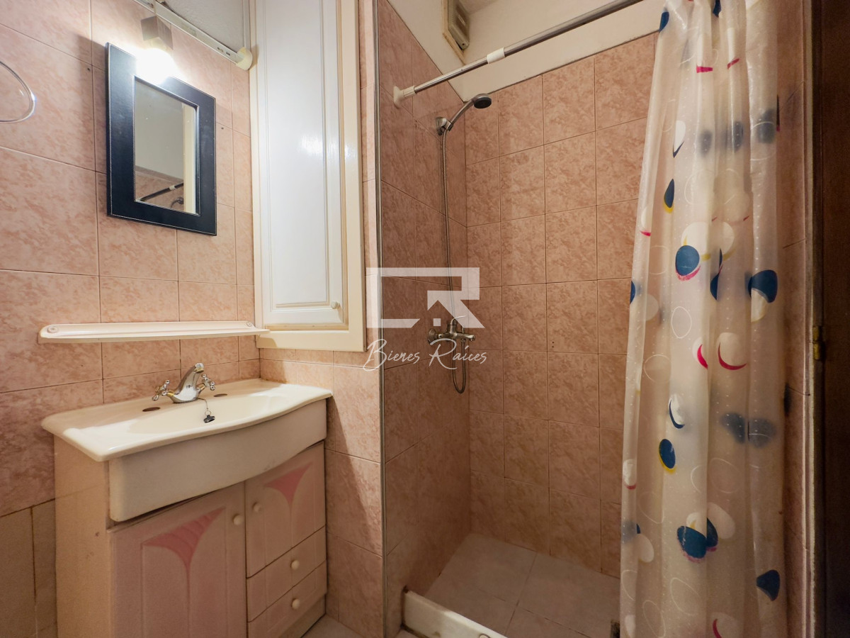 Apartamento ID.641 - Venta de apartamento y Alquiler Anual, Excelente ubicación, 1 dormitorio, garage.