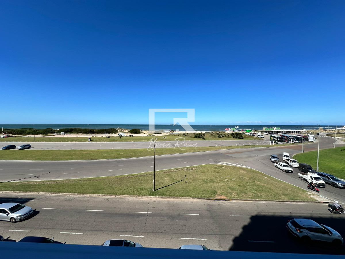 Apartamento ID.848 - Apartamento de 2 dormitorios en alquiler y venta en Punta del Este