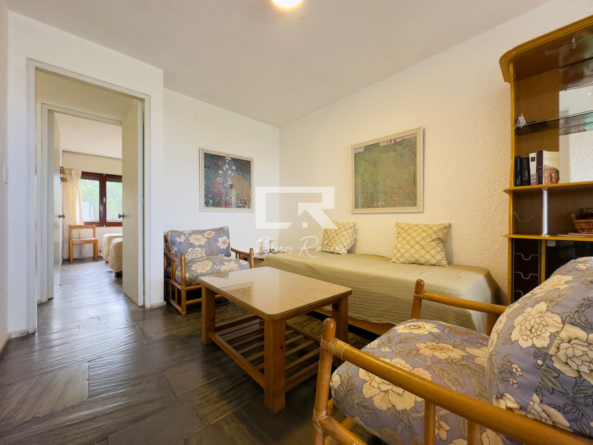 Apartamento ID.609 - Apartamento en venta, 2 dormitorios, primera linea de la brava.