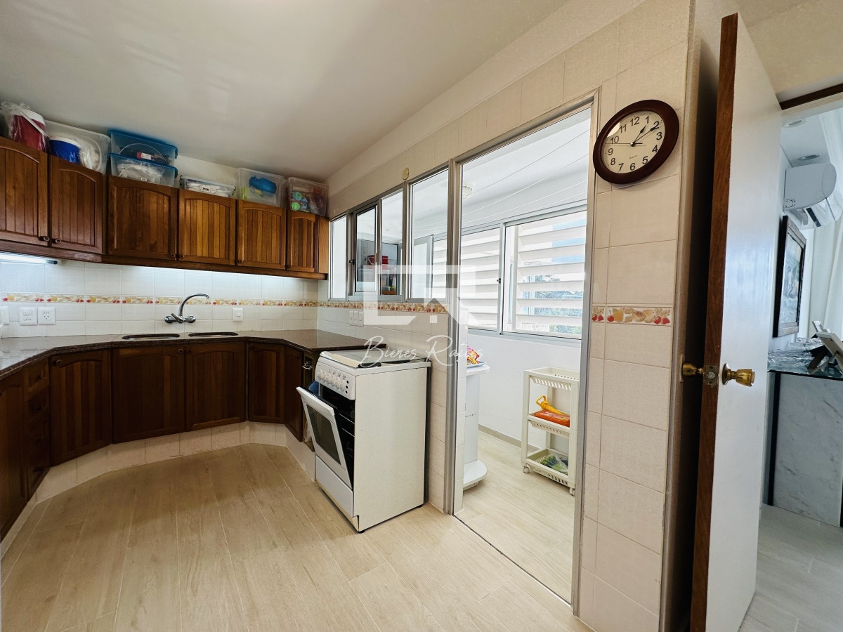 Apartamento ID.221 - Venta de apartamento de 4 dormitorios en Punta de Este