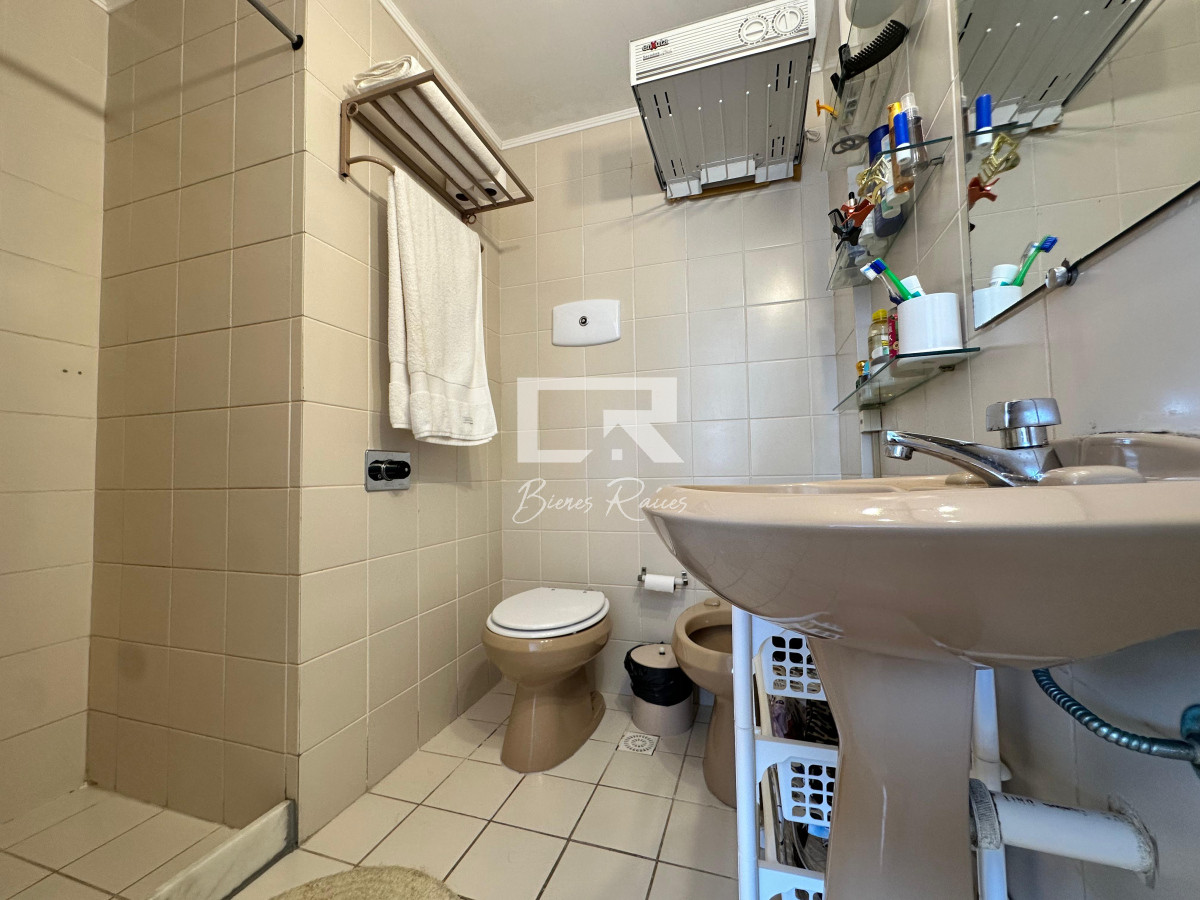 Apartamento ID.849 - Apartamento de dos dormitorios en venta en Punta del Este.-