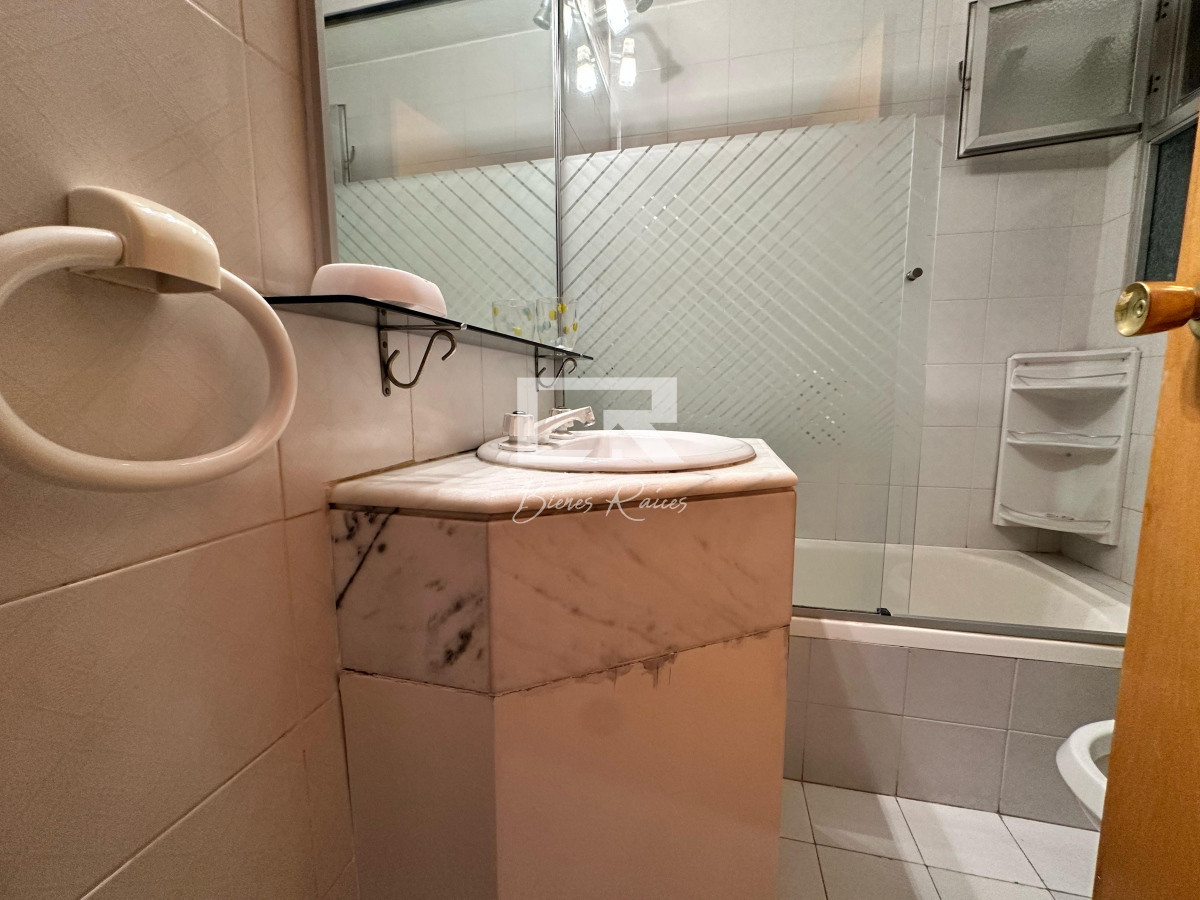 Apartamento ID.848 - Apartamento de 2 dormitorios en alquiler y venta en Punta del Este