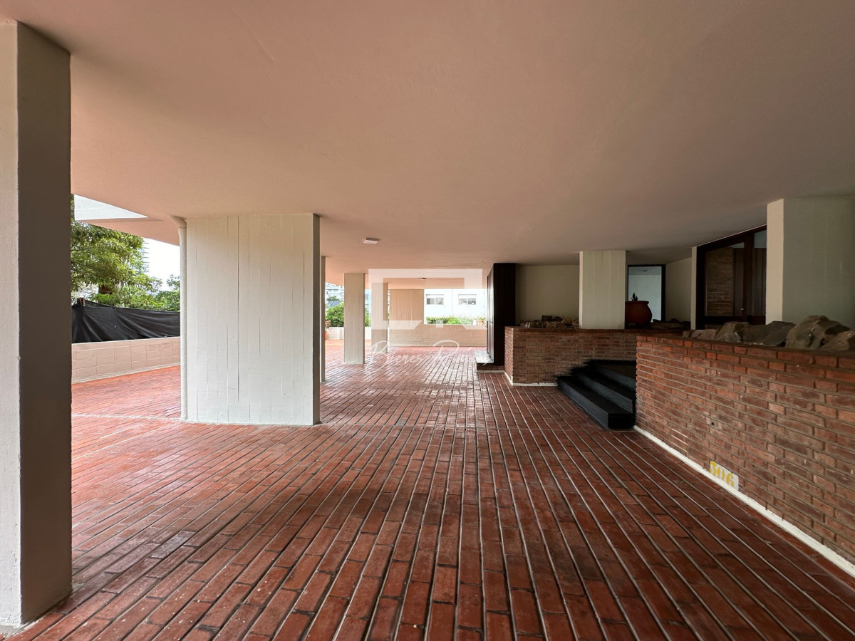 Apartamento ID.609 - Apartamento en venta, 2 dormitorios, primera linea de la brava.