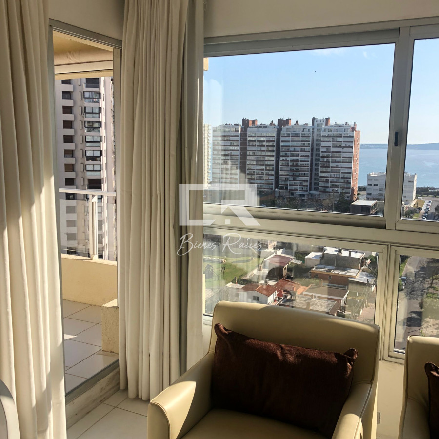 Apartamento ID.705 - Venta de apartamento de 3 dormitorios en Punta del Este