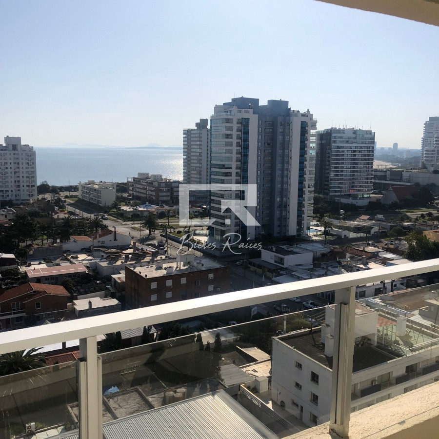 Apartamento ID.705 - Venta de apartamento de 3 dormitorios en Punta del Este