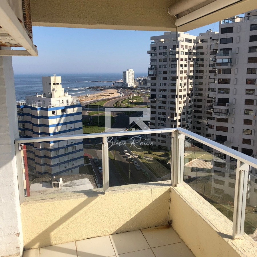 Apartamento ID.705 - Venta de apartamento de 3 dormitorios en Punta del Este