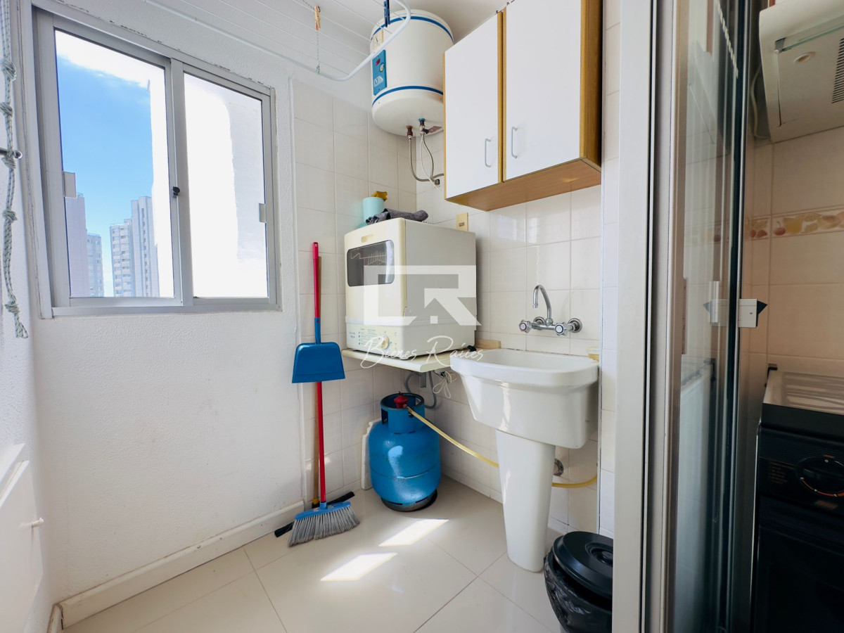 Apartamento ID.704 - Apartamento en VENTA y alquiler, 3 dormitorios, 2 baños, reciclado.