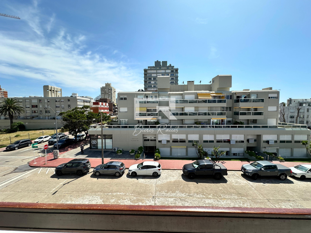 Apartamento ID.849 - Apartamento de dos dormitorios en venta en Punta del Este.-