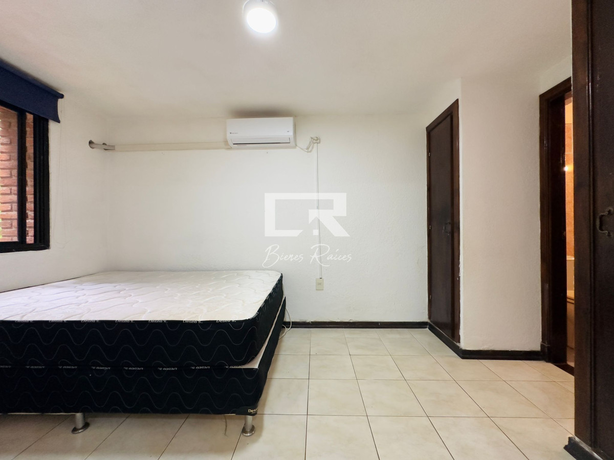 Apartamento ID.641 - Venta de apartamento y Alquiler Anual, Excelente ubicación, 1 dormitorio, garage.