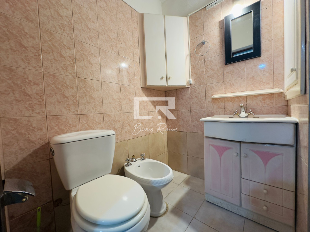 Apartamento ID.641 - Venta de apartamento y Alquiler Anual, Excelente ubicación, 1 dormitorio, garage.