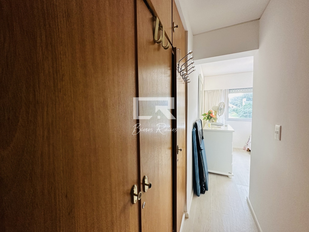 Apartamento ID.221 - Venta de apartamento de 4 dormitorios en Punta de Este