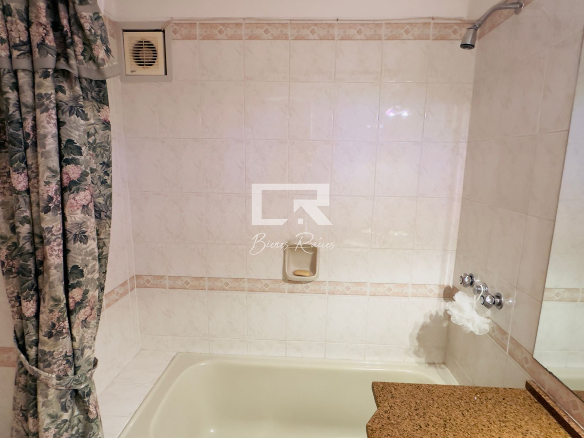 Apartamento ID.614 - Apto en venta de 2 dormitorios, 2 baños, Punta del este. 