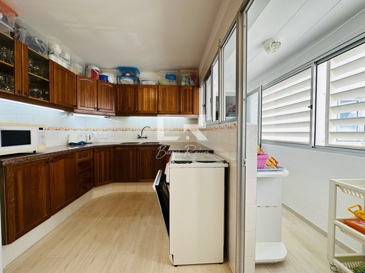 Apartamento ID.221 - Venta de apartamento de 4 dormitorios en Punta de Este