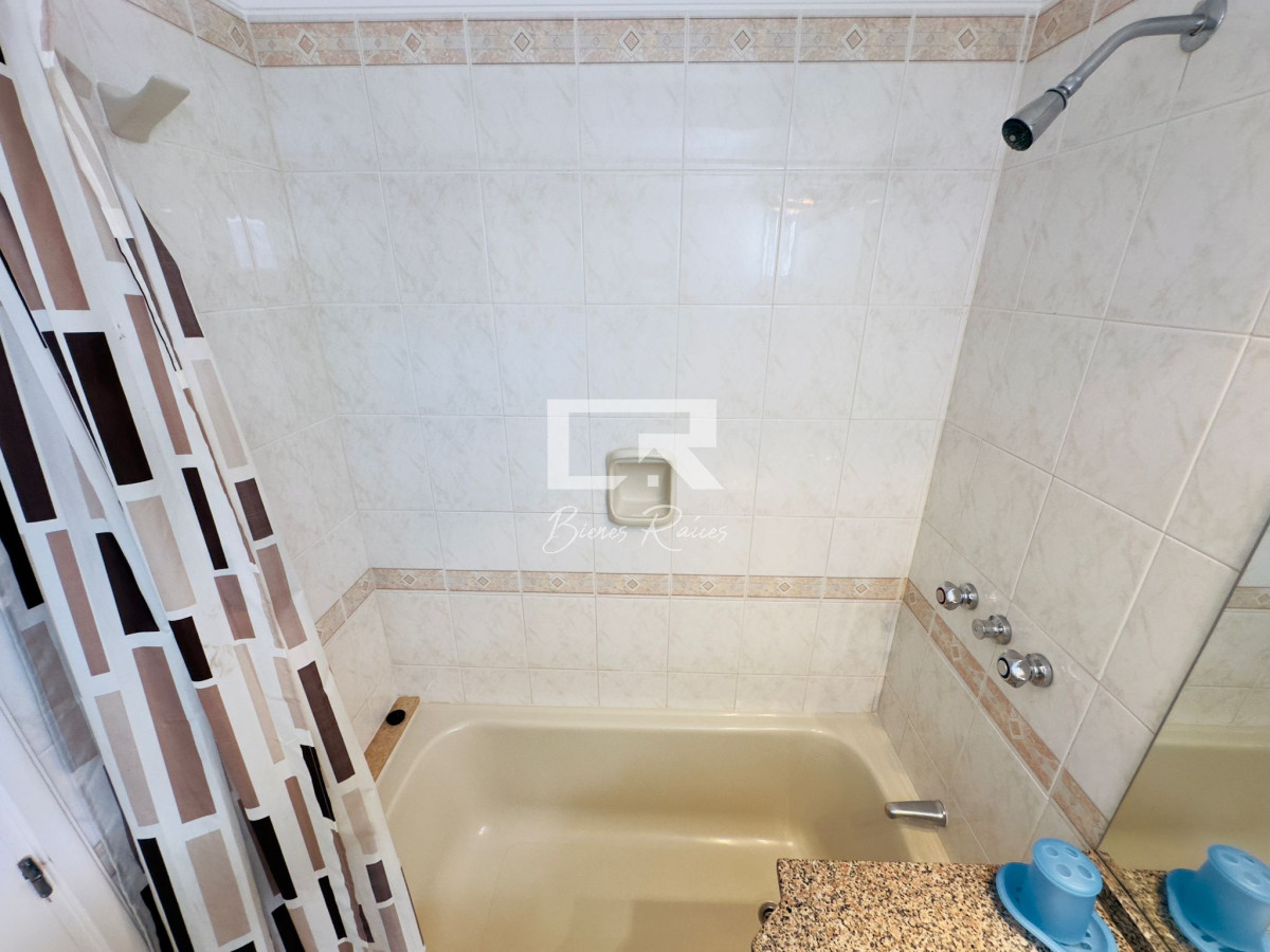 Apartamento ID.704 - Apartamento en VENTA y alquiler, 3 dormitorios, 2 baños, reciclado.