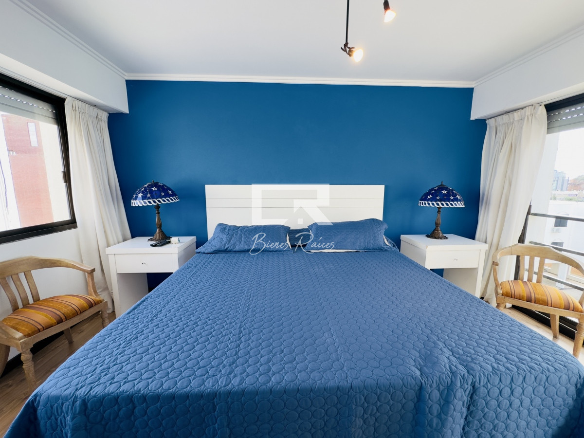 Apartamento ID.703 - Apartamento en venta, 3 dormitorios, vista al mar, primera linea, playa mansa.