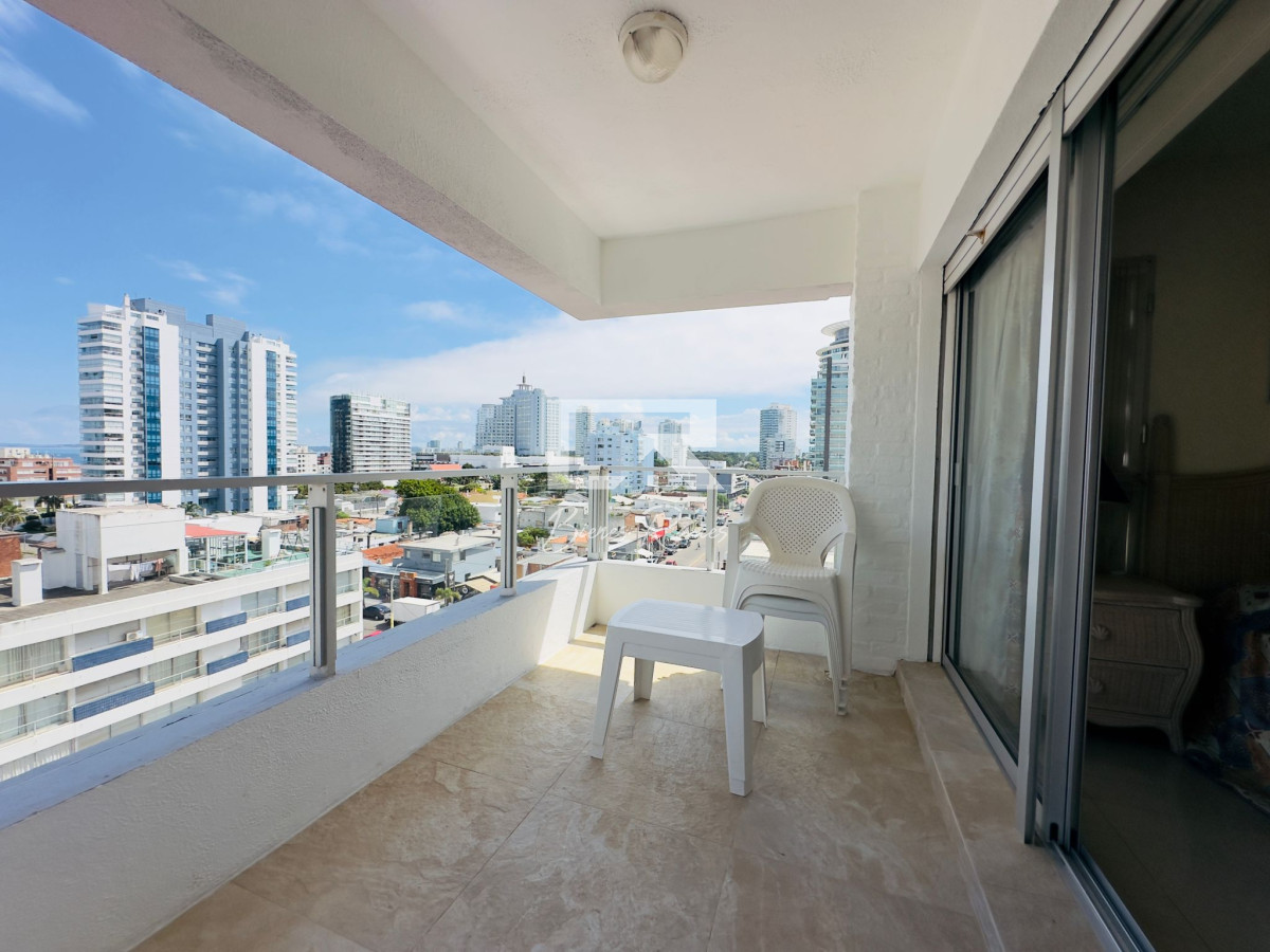 Apartamento ID.704 - Apartamento en VENTA y alquiler, 3 dormitorios, 2 baños, reciclado.