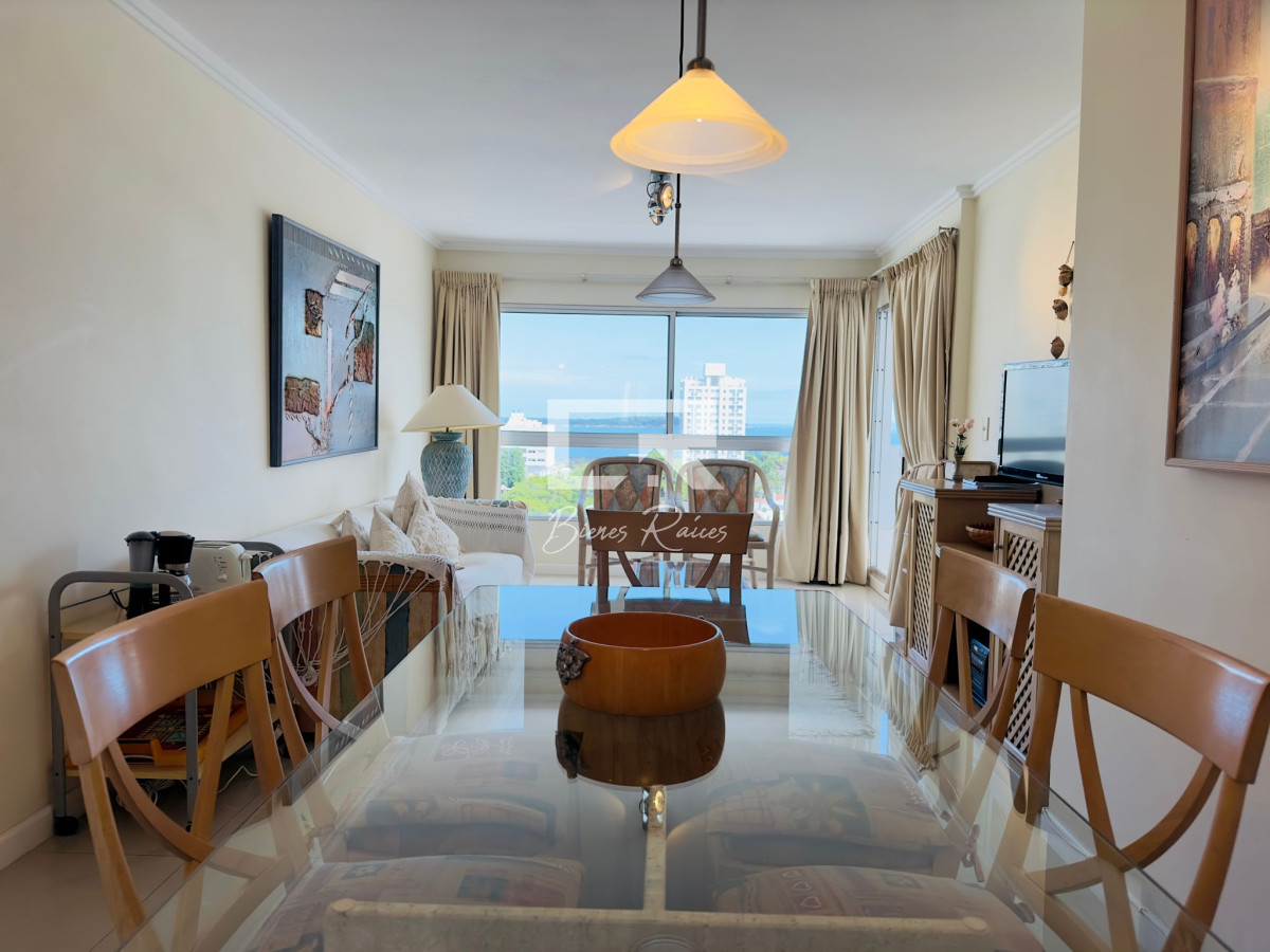 Apartamento ID.704 - Apartamento en VENTA y alquiler, 3 dormitorios, 2 baños, reciclado.