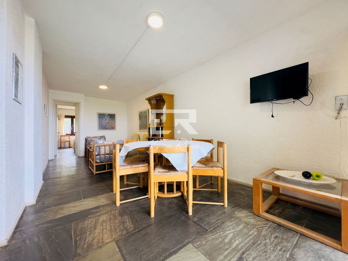 Apartamento ID.609 - Apartamento en venta, 2 dormitorios, primera linea de la brava.