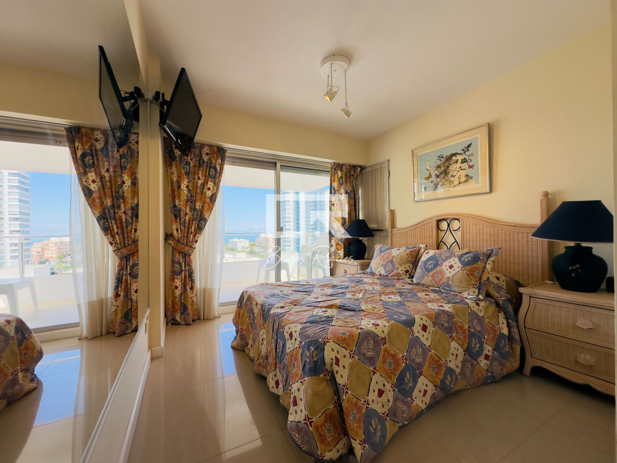Apartamento ID.704 - Apartamento en VENTA y alquiler, 3 dormitorios, 2 baños, reciclado.