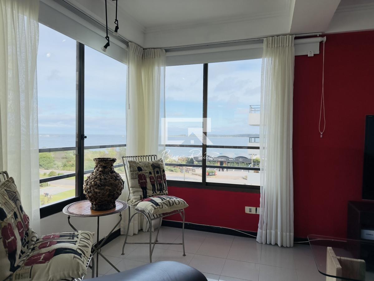 Apartamento ID.703 - Apartamento en venta, 3 dormitorios, vista al mar, primera linea, playa mansa.