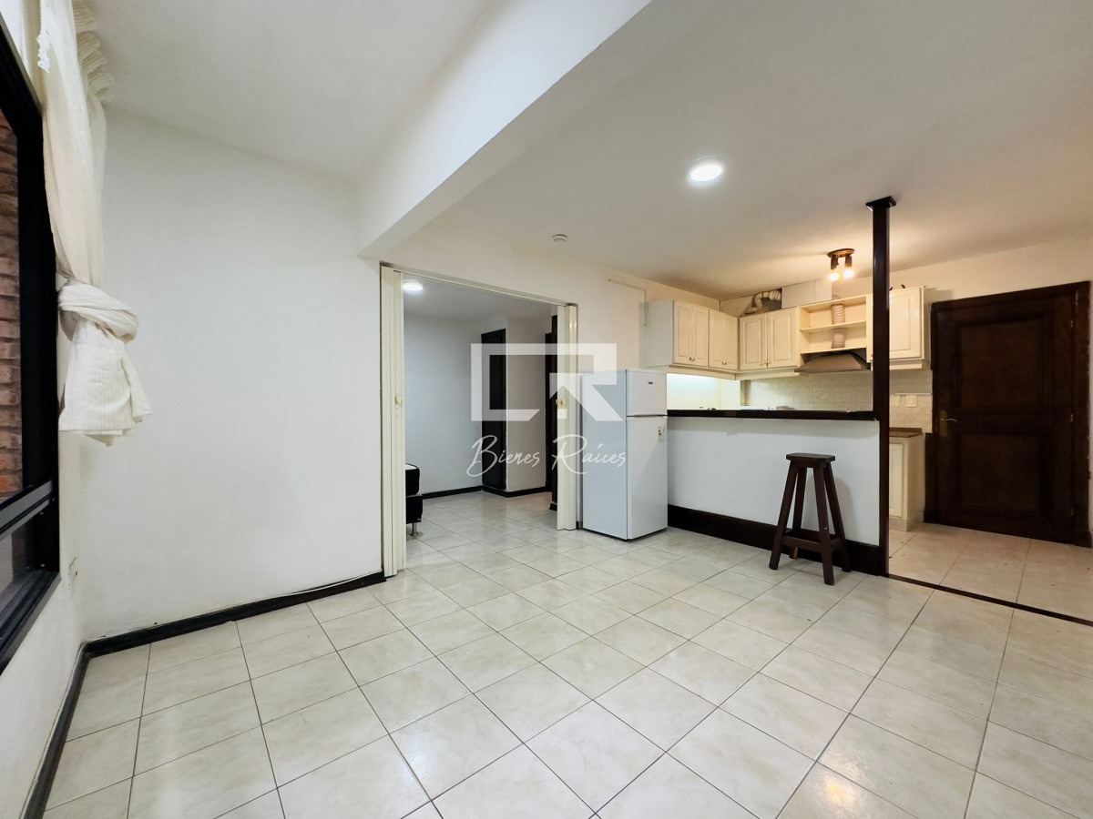 Apartamento ID.641 - Venta de apartamento y Alquiler Anual, Excelente ubicación, 1 dormitorio, garage.