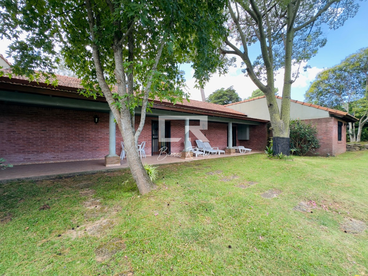 Casa ID.469 - Alquiler y venta de casa de 3 dormitorios en Punta del Este