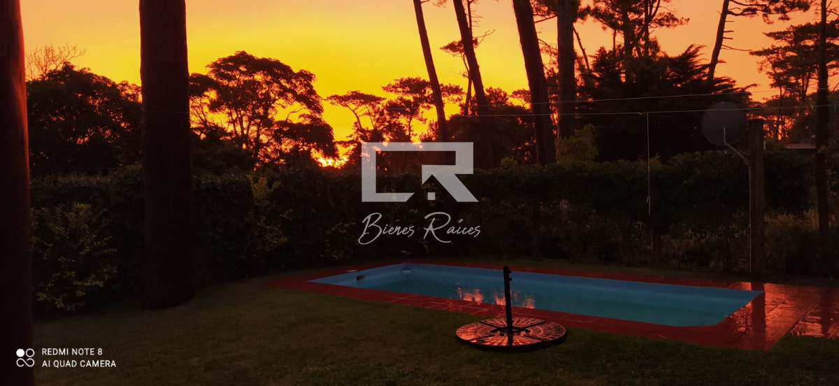 Casa ID.472 - Alquiler de casa de 3 dormitorios y dependencia de servicio en Punta del Este