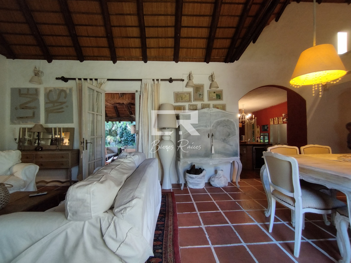 Casa ID.870 - Casa en alquiler con piscina en Pinares
